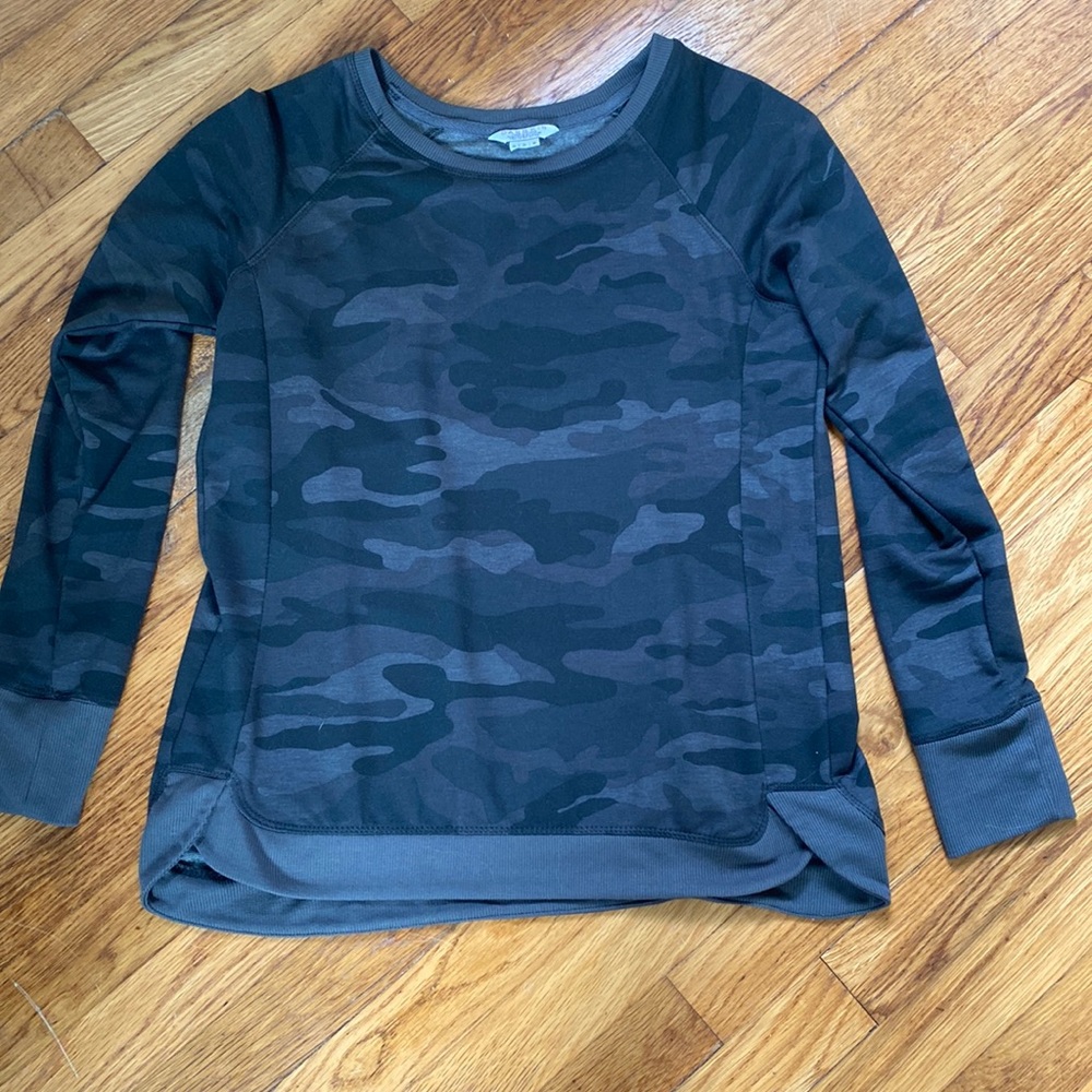 Danskin camo long sleeve